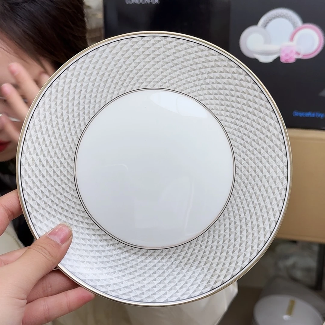 骨瓷高骨19cm一个平盘瑕疵品不忒不还(39米包邮)