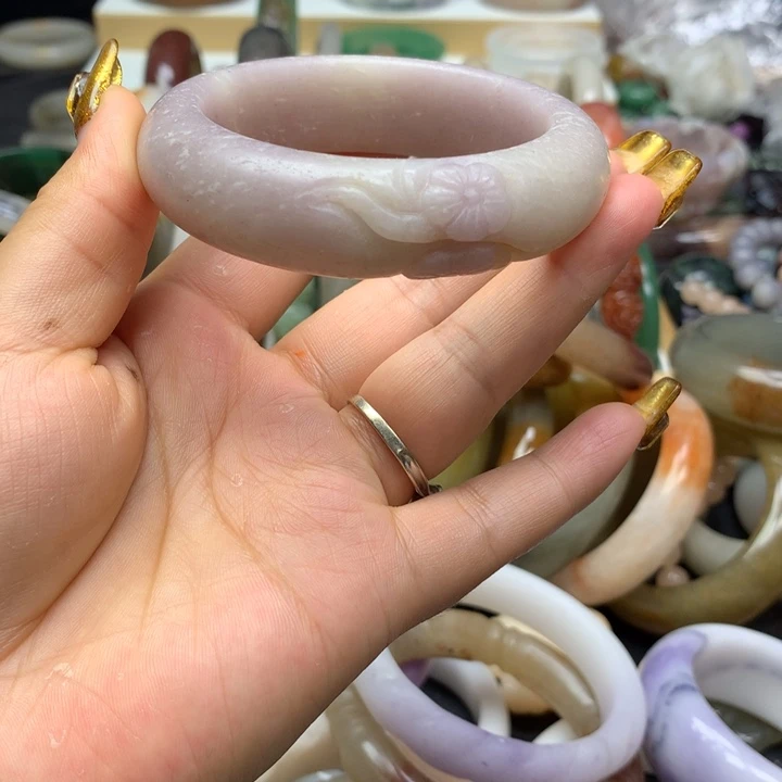 石英质玉手镯未镶嵌