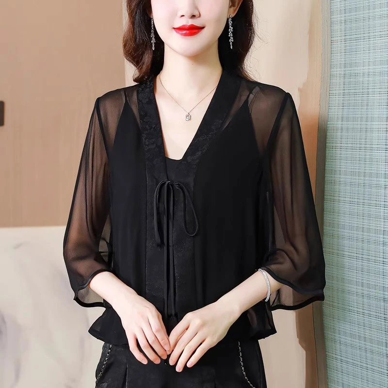 2025夏季新款洋气小披肩外搭防晒衣女气质黑色开衫显瘦珍珠雪纺衫