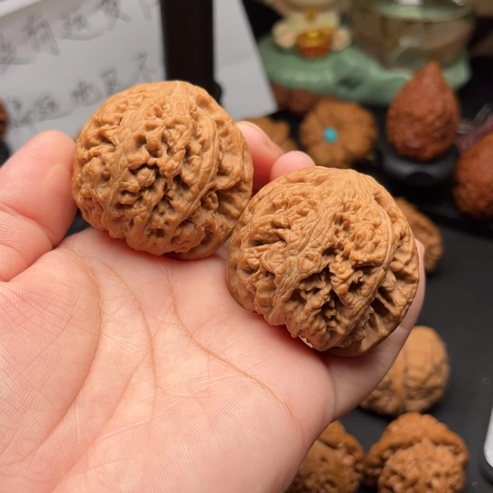 空***格文玩核桃吊坠粗筋