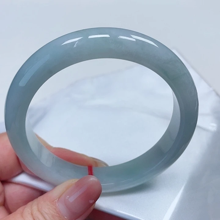 翡翠手镯未镶嵌缅甸翡翠