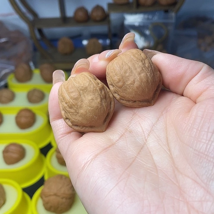 文玩核桃吊坠青蛙