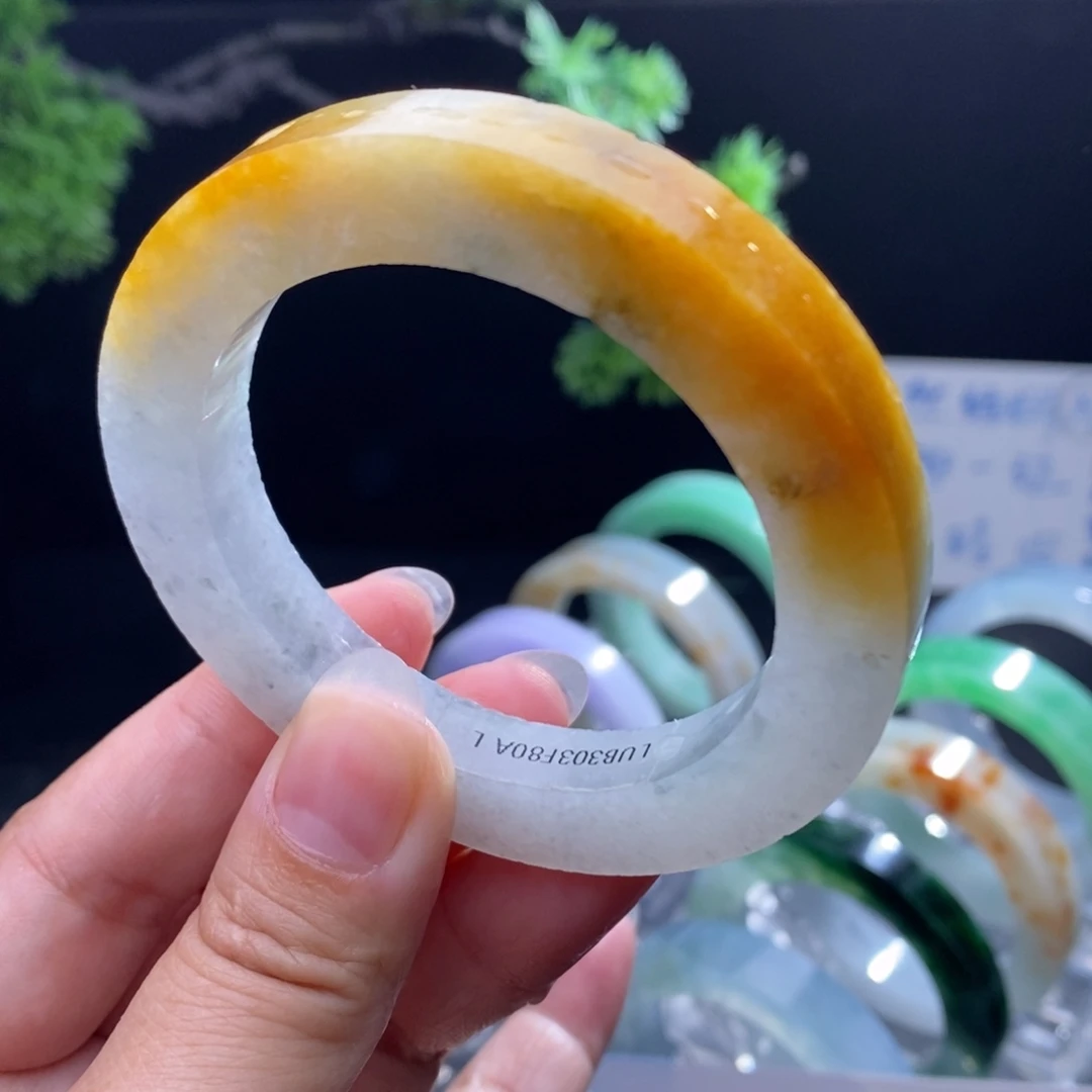 定制翡翠未镶嵌翡翠手镯