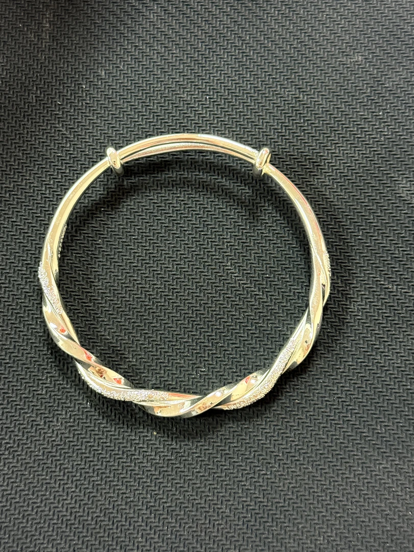 精品银手镯（无礼盒）S024