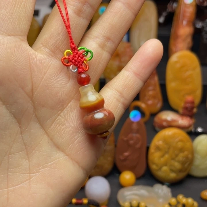 石英质玉挂件未镶嵌东**洲