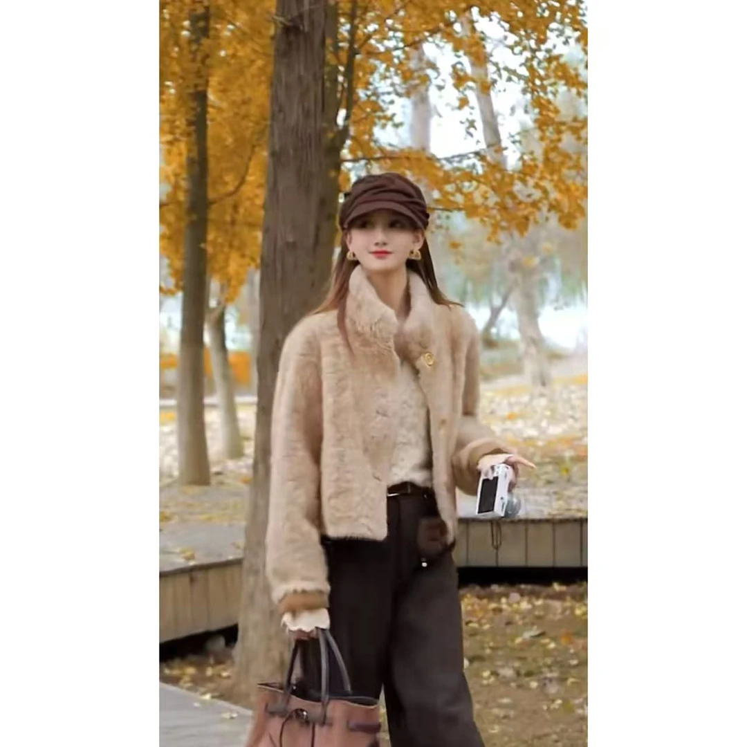 【北冰洋】冬季新款时尚百搭立领单排扣皮毛一体毛毛外套PC002