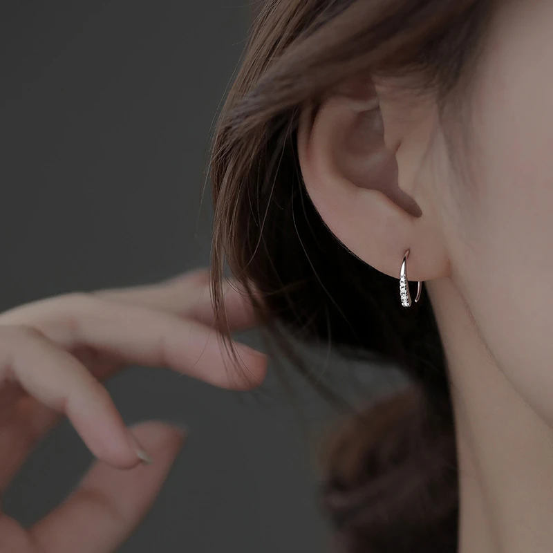 铜合金锆石耳饰 925纯银闪钻女秋冬耳饰气质新款轻奢小众设计感