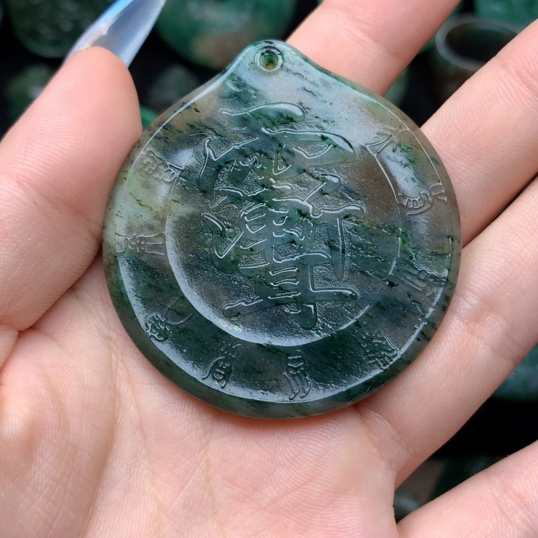 独山玉未镶嵌颈饰