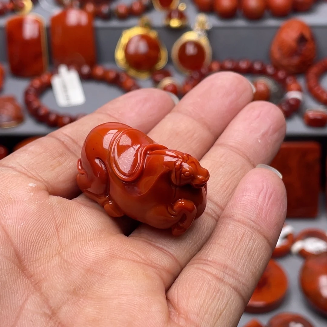 南红玛瑙未镶嵌珠宝奇石吊坠