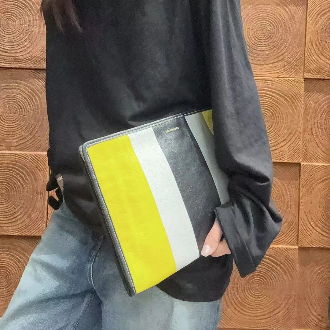 95新 Balenciaga/巴黎世家 【蕾】03 0417 条纹手拿包