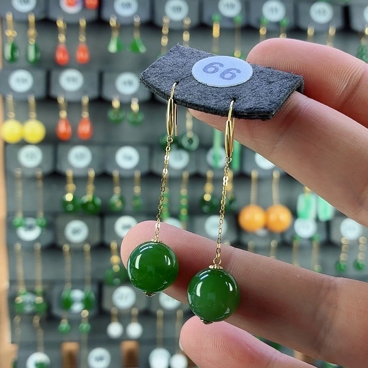 和田玉18K金镶嵌耳饰