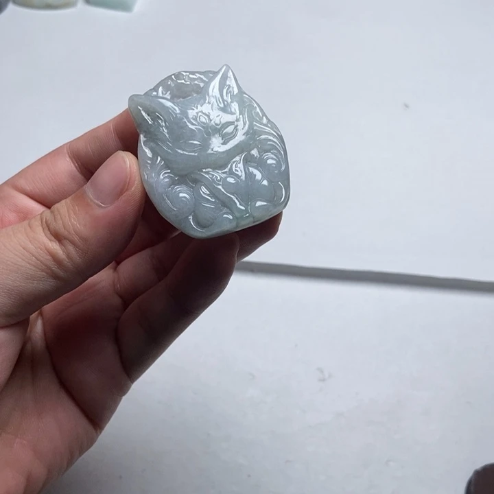 翡翠未镶嵌颈饰狐狸9