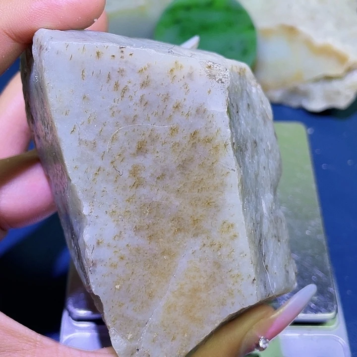 未镶嵌和田玉（糖玉）珠宝半成品