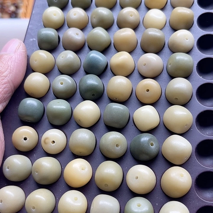 白玉菩提吊坠瑕疵13-12青提桶珠30卡灯牌宠30颗