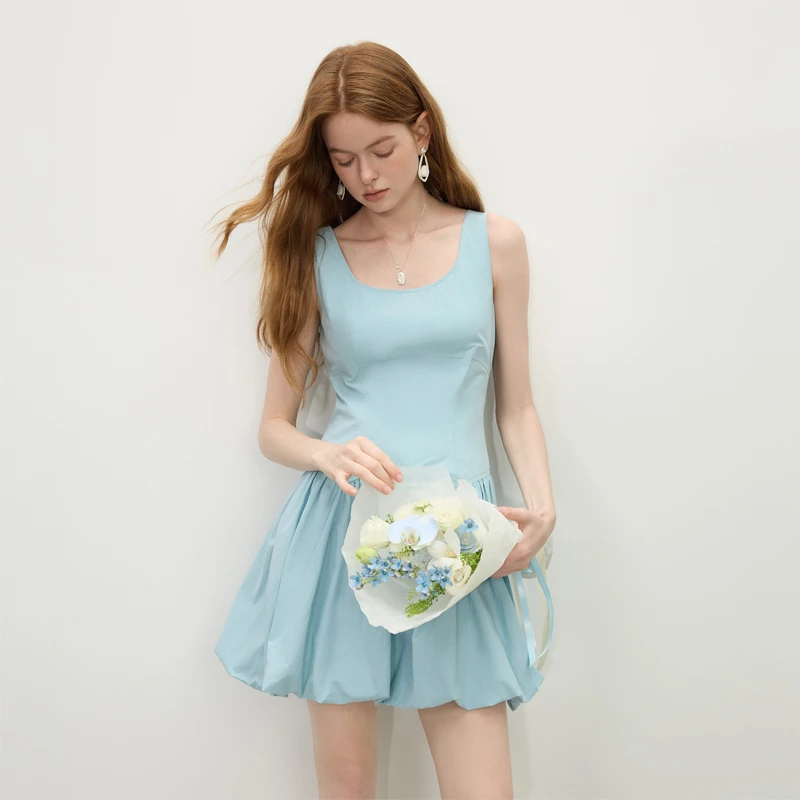 范思蓝恩腰精裙系列气质显瘦甜美少女感花苞吊带连衣裙25FS11030