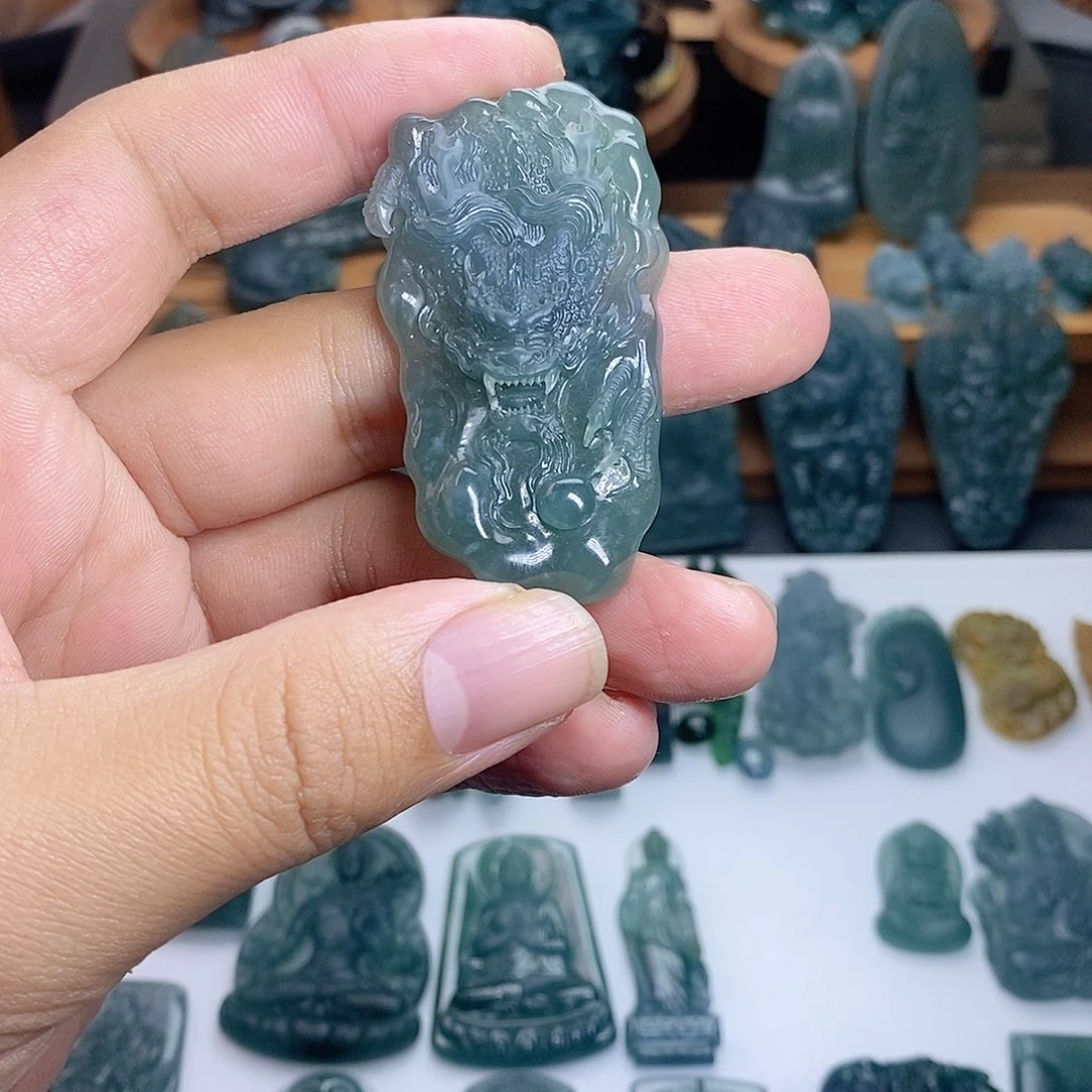 定制翡翠未镶嵌龙牌