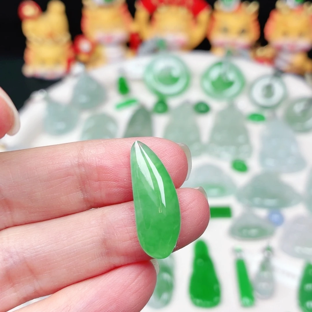 颈饰未镶嵌翡翠缅甸天然A货翡翠
