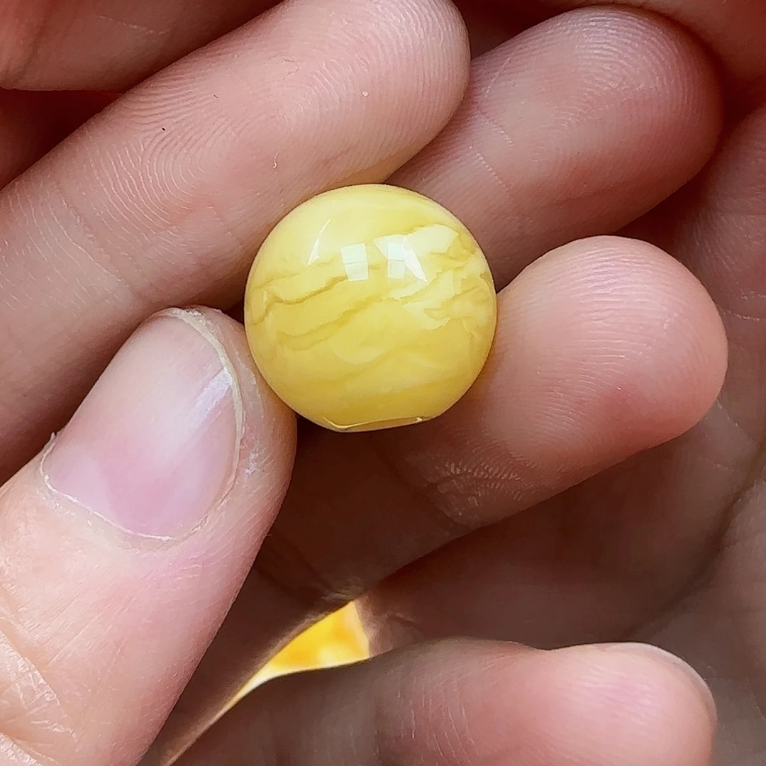 蜜蜡未镶嵌珠宝奇石