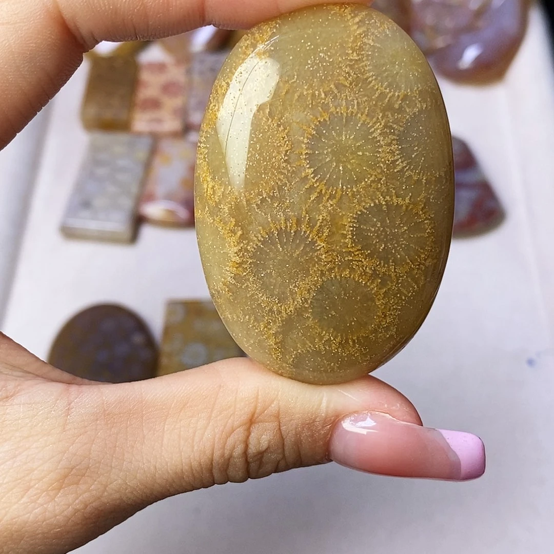 硅化玉颈饰合金歲****M