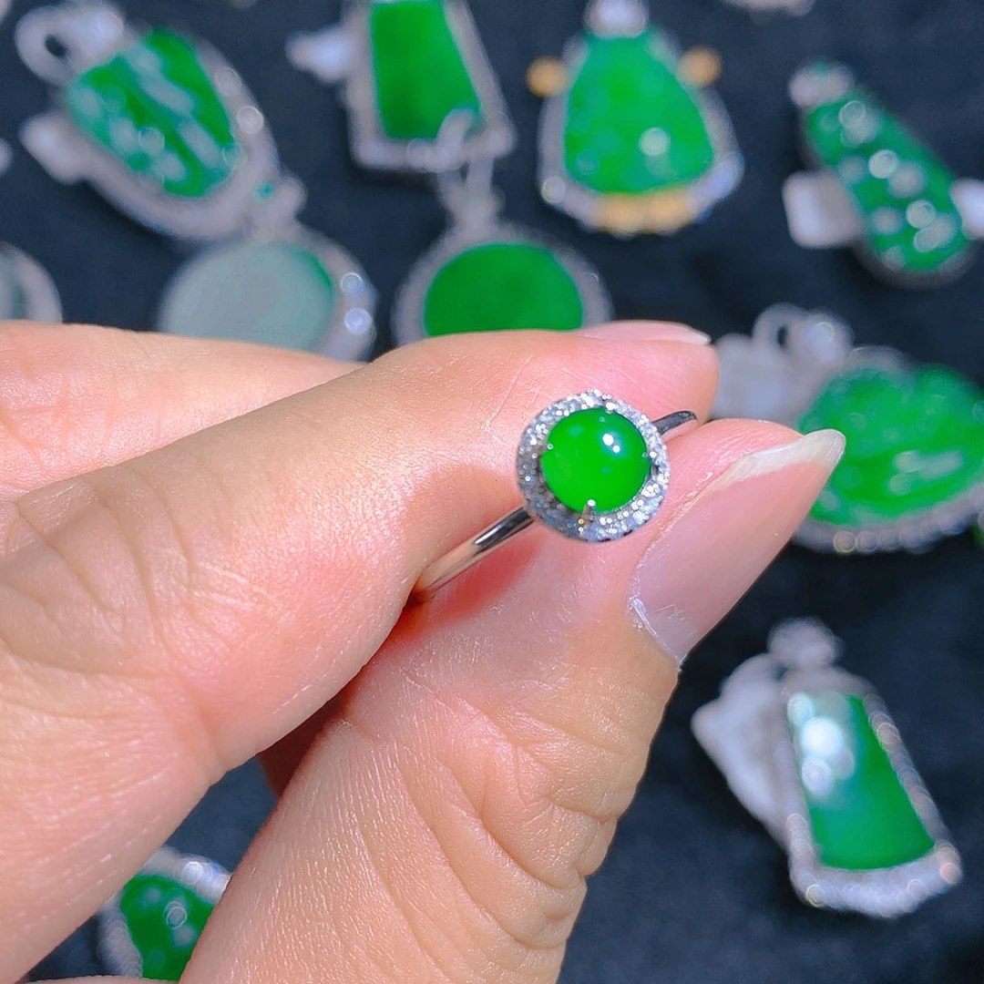 翡翠颈饰银S925镶嵌戒指