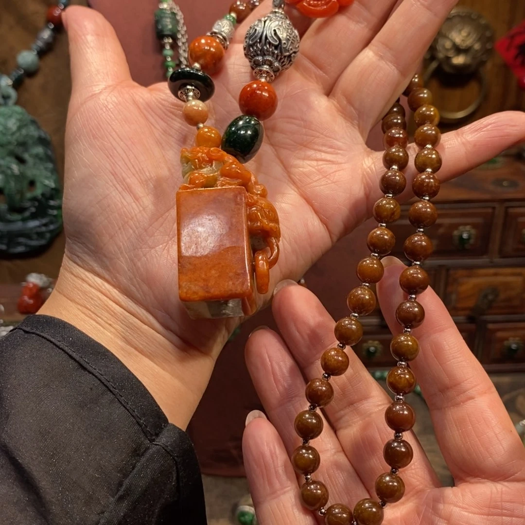 翡翠吊坠(赠链)未镶嵌