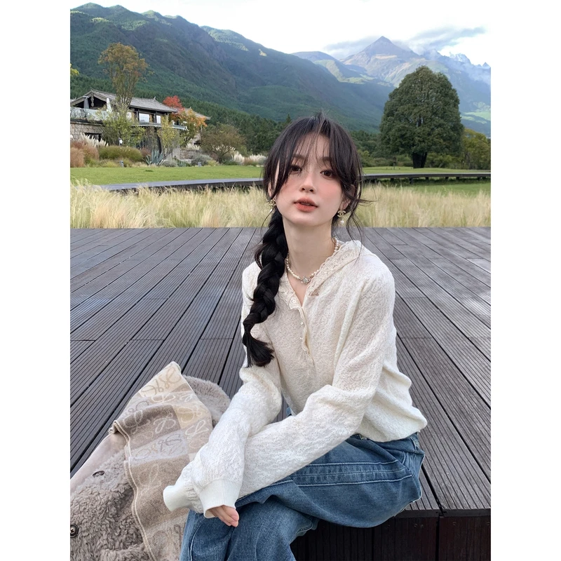 叠穿小帽衫 拼接精至蕾丝网纱 温柔显贵