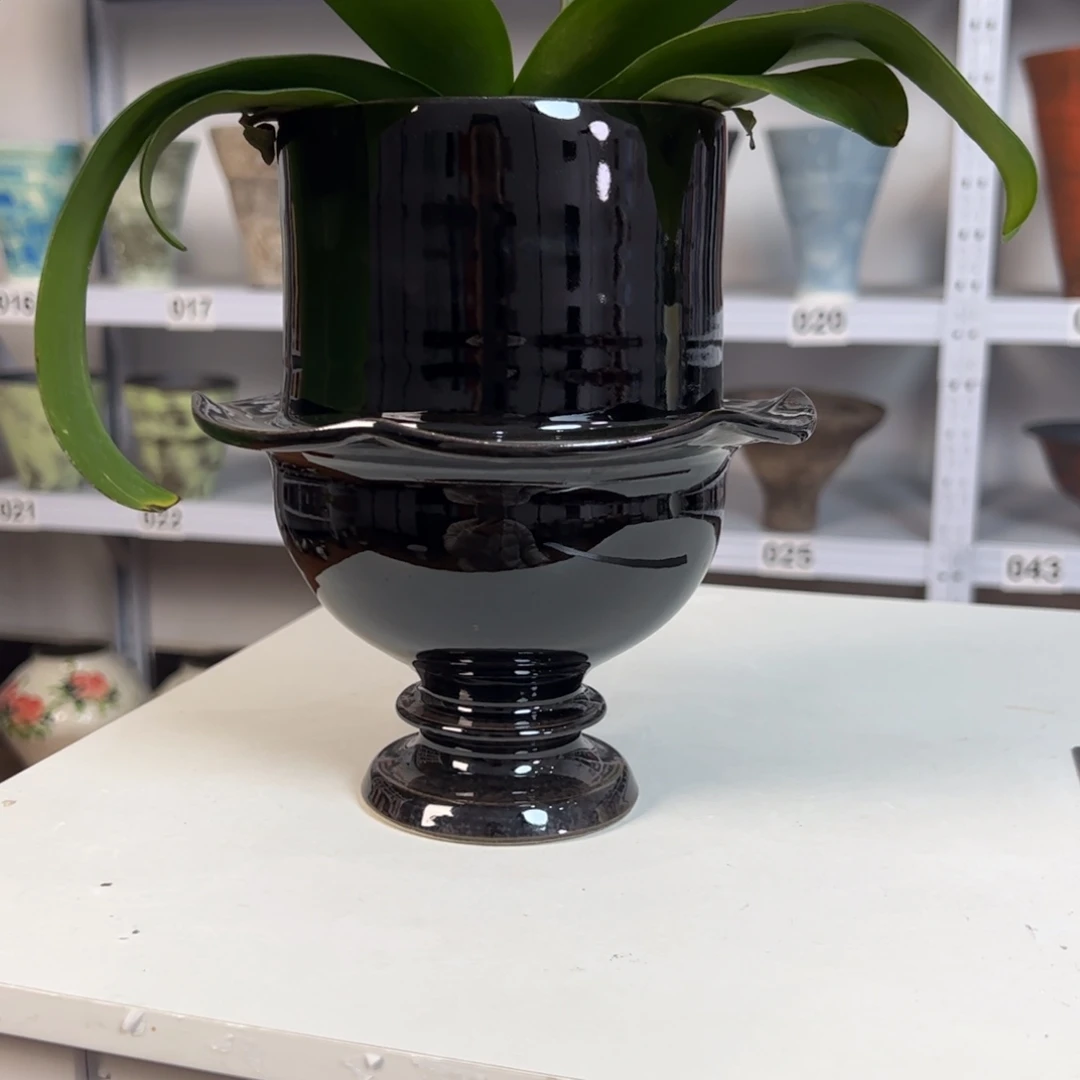 景德镇手工花盆有孔