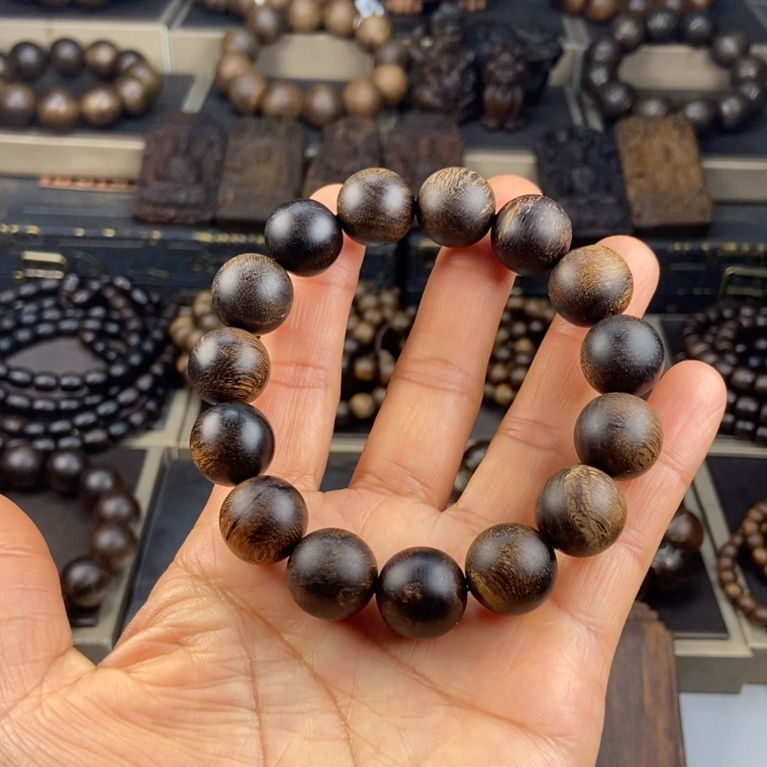 沉香手串黄*?越南芽庄白棋玉化留疤