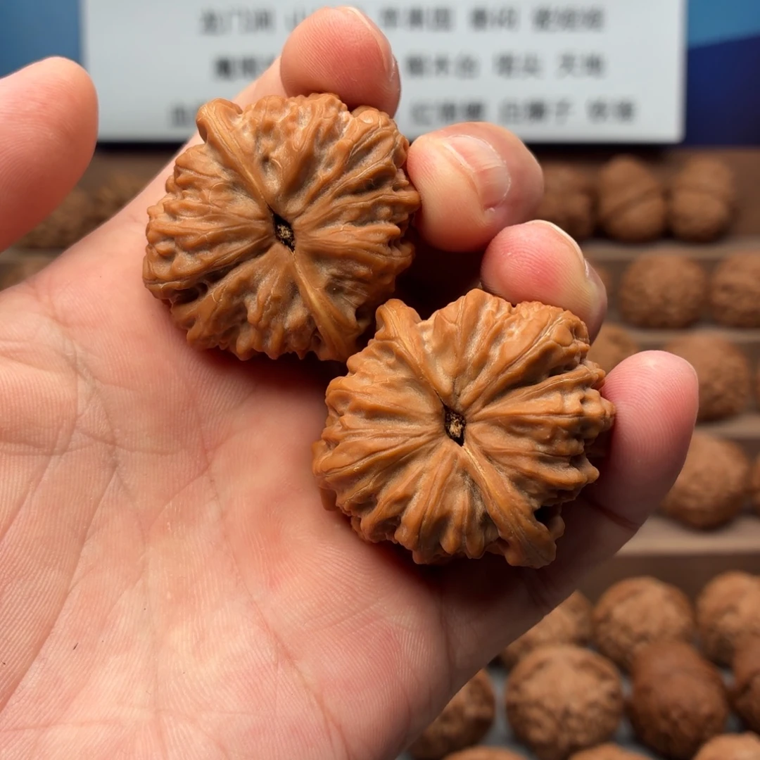 ****哥文玩核桃吊坠闷墩