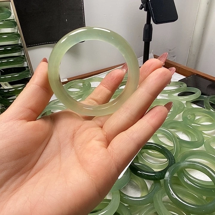 *****蛇纹石玉未镶嵌手镯