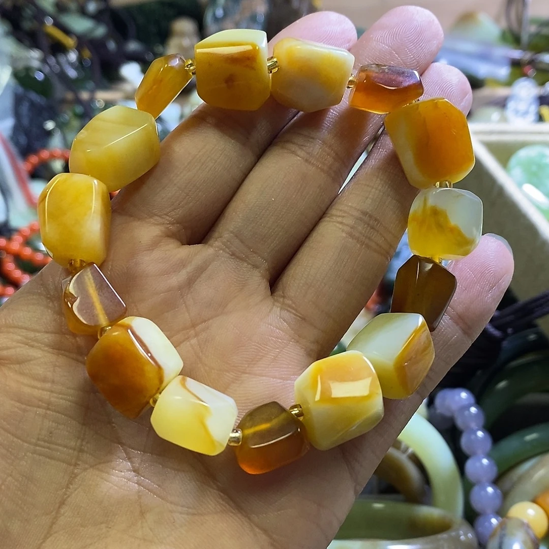 未镶嵌岫玉手链一个