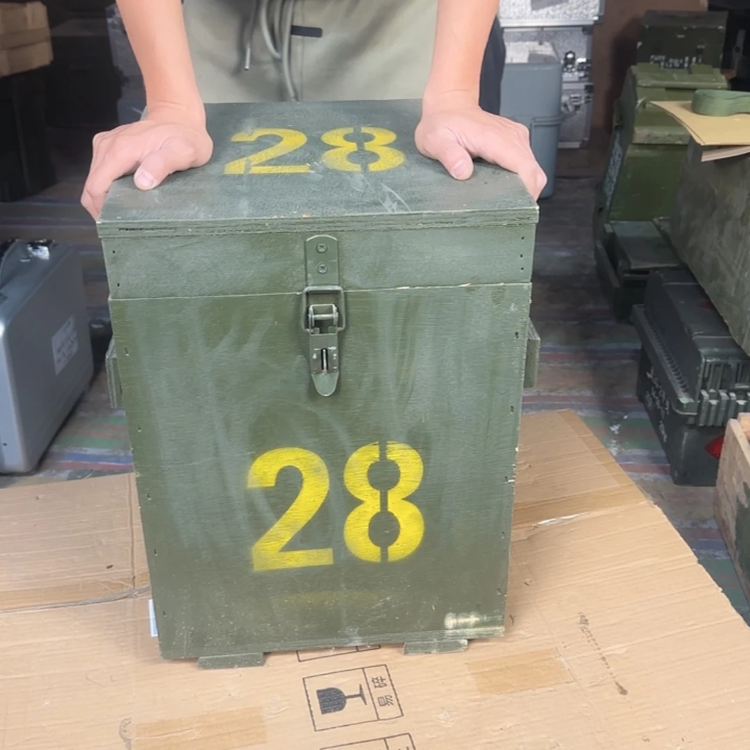 28军绿色高木箱仅一个