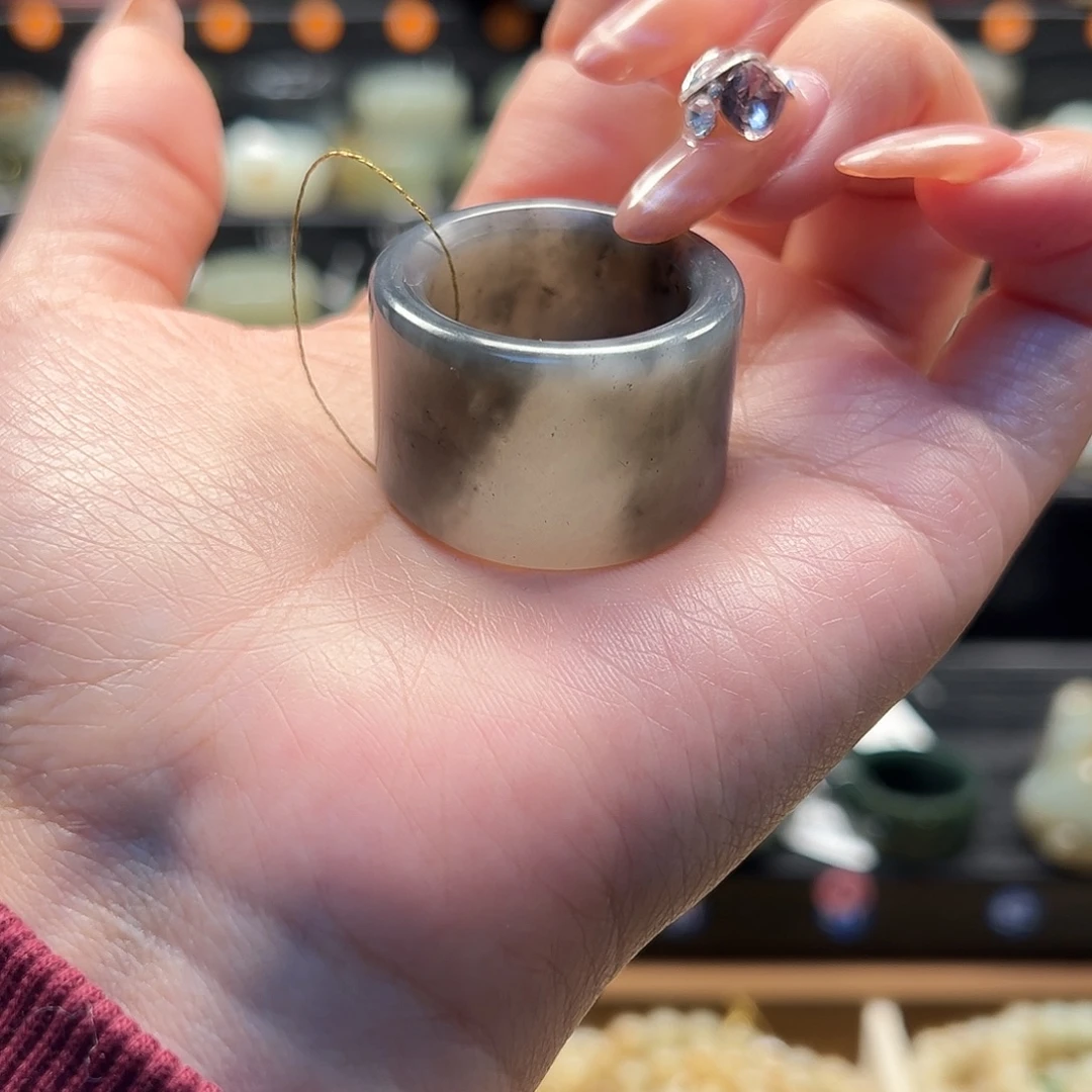 蛇纹石玉未镶嵌戒指内径22.8。福利不退换