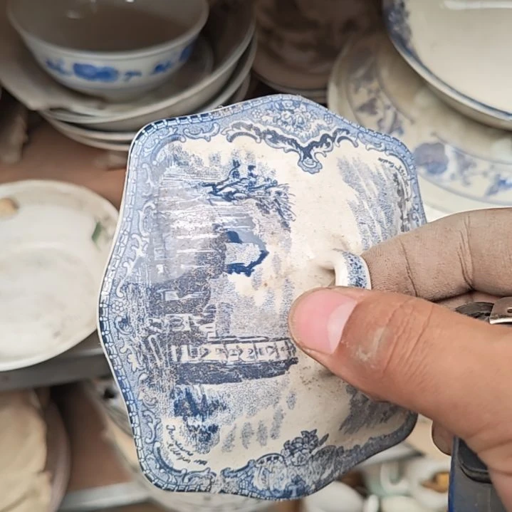 一***过陶瓷盘子碗啥都有