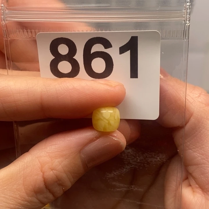 小***鬼蜜蜡未镶嵌裸石9.1