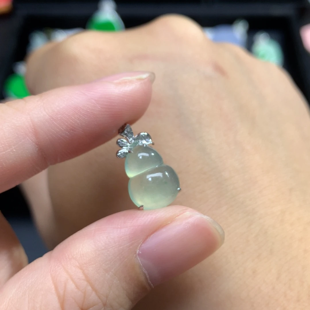 吊坠(不含链)18K金镶嵌翡翠