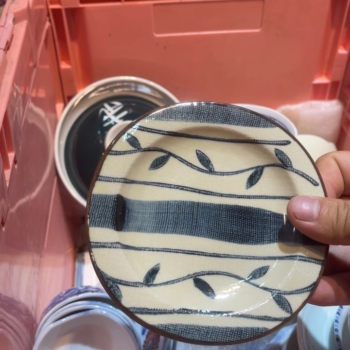 瓷片馒***！箱なしでいいので お値下げ可能でしょうか？