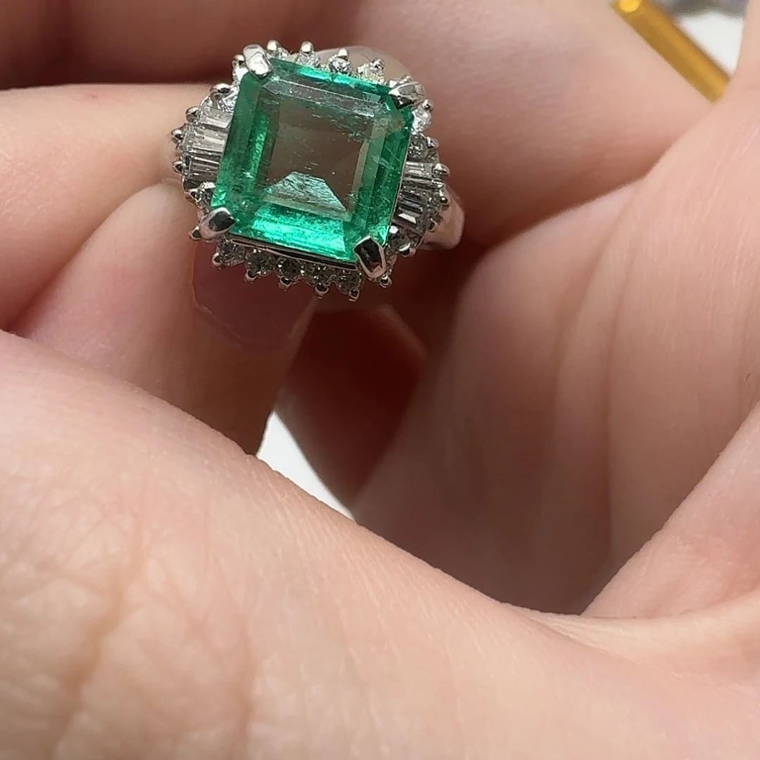 戒指祖母绿未镶嵌