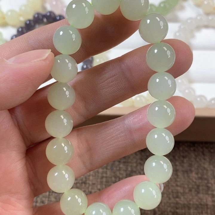 和田玉手串未镶嵌往****咎