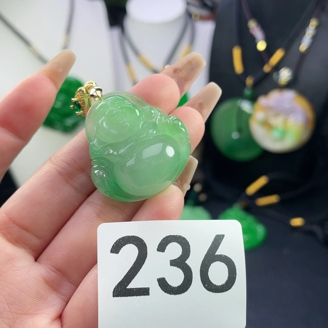 翡翠未镶嵌吊坠(赠链)