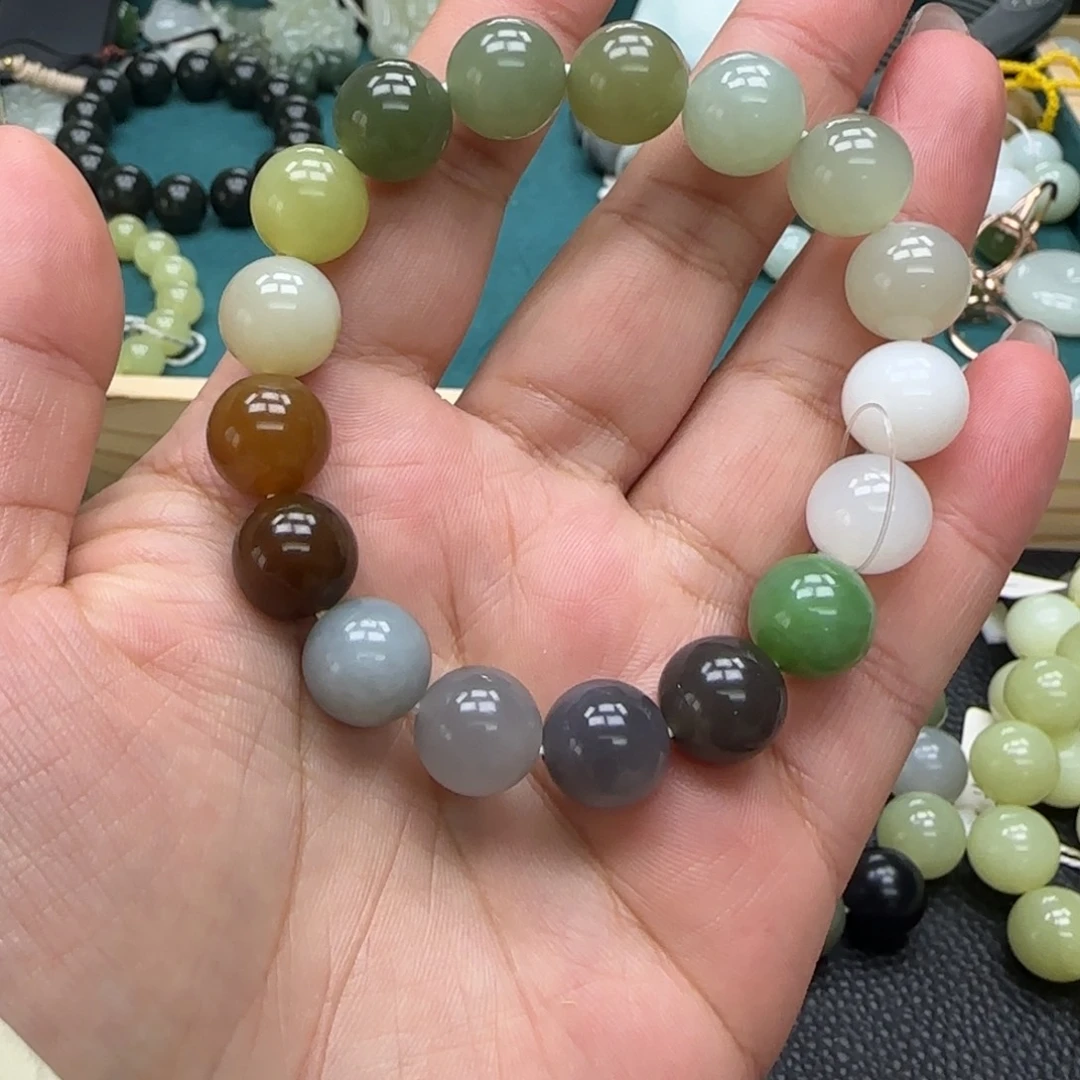 像***人和田玉未镶嵌手链12