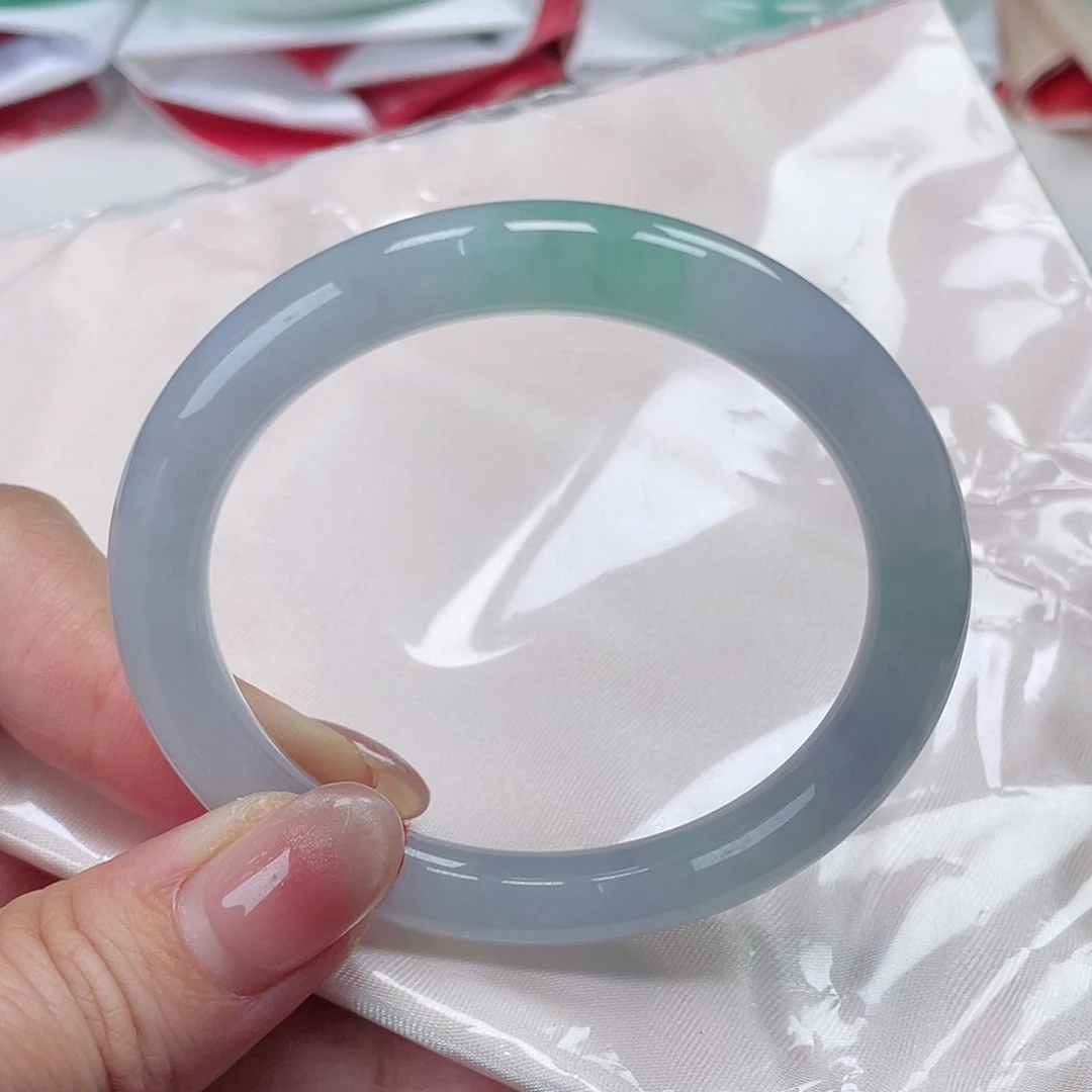 翡翠手镯（圆镯）未镶嵌