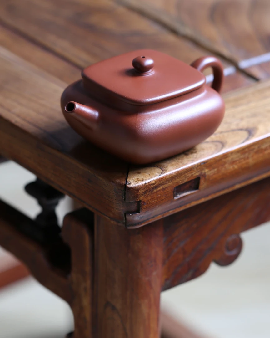 【砂界特色好泥】豁然藏锋 王俊《四方扁晨》宜兴紫砂壶 145cc