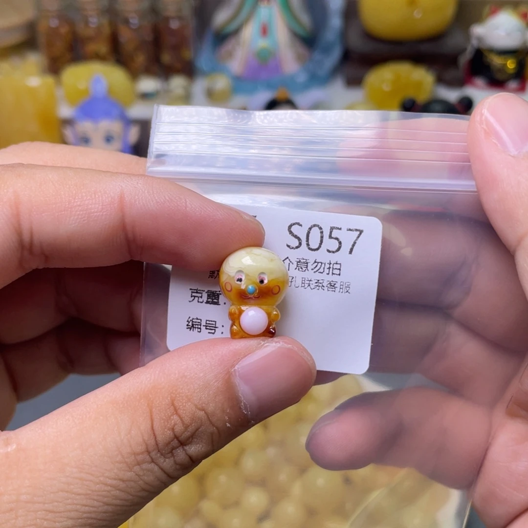 未镶嵌琥珀珠宝奇石