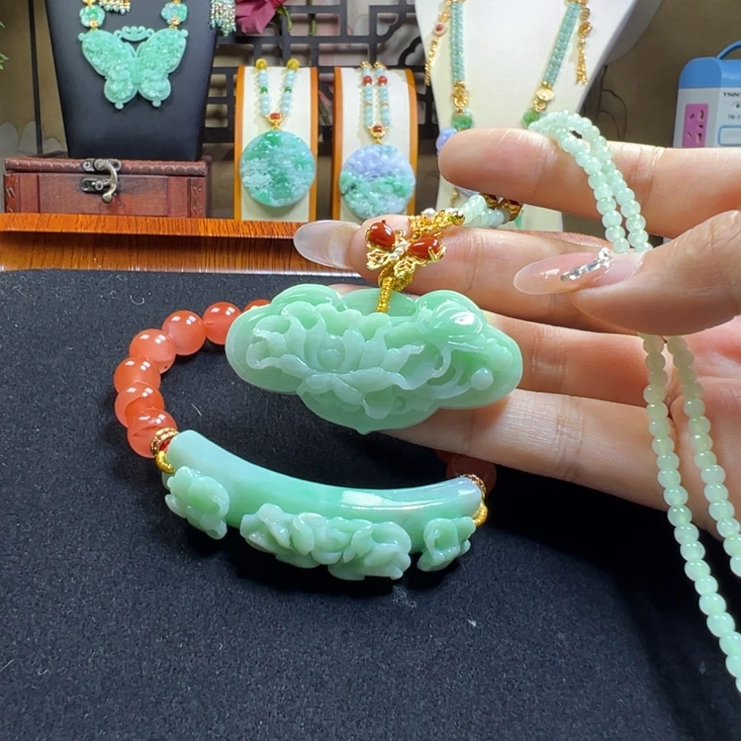 翡翠未镶嵌毛衣链套装