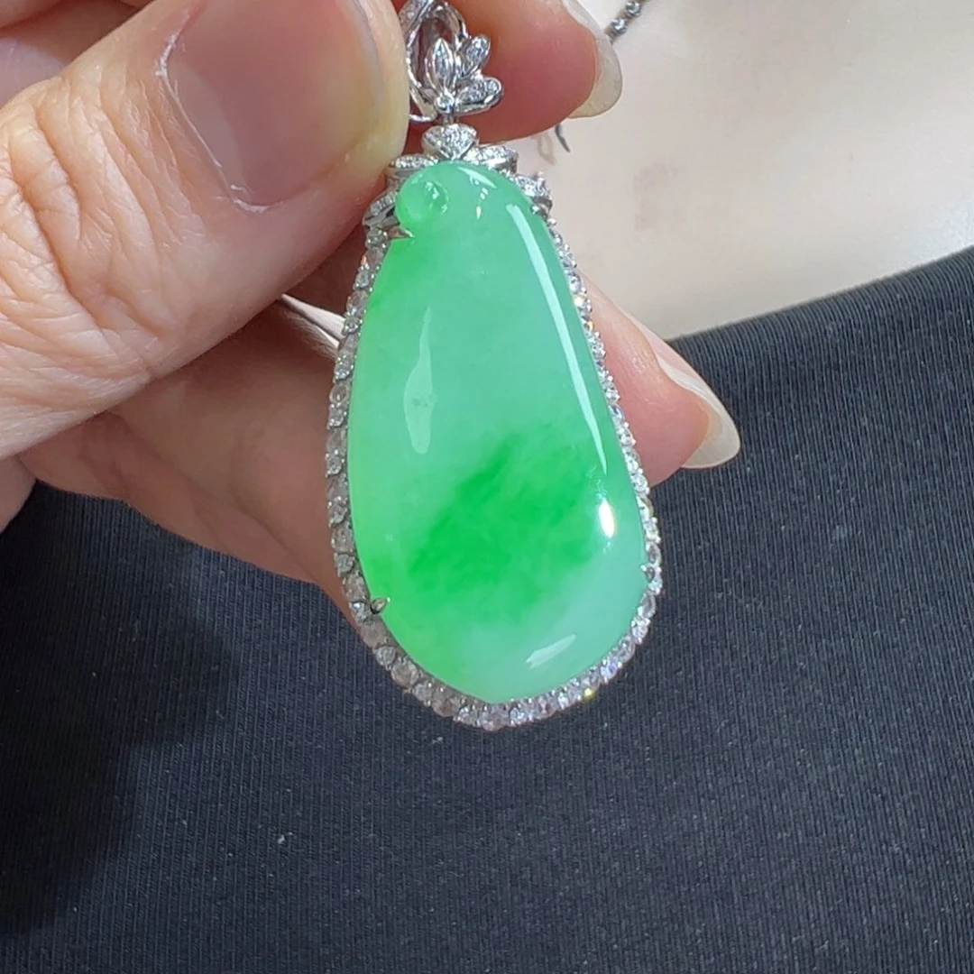 翡翠吊坠(不含链)18K金镶嵌