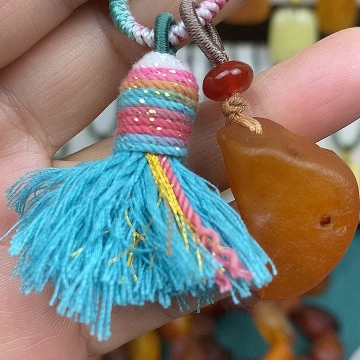 琥珀未镶嵌颈饰钥匙扣