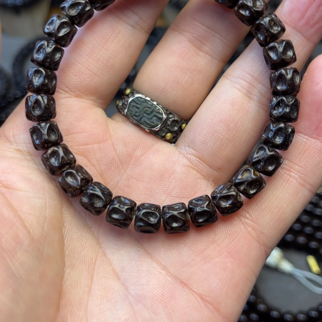 椰蒂吊坠竞拍椰蒂鬼脸单圈8x7