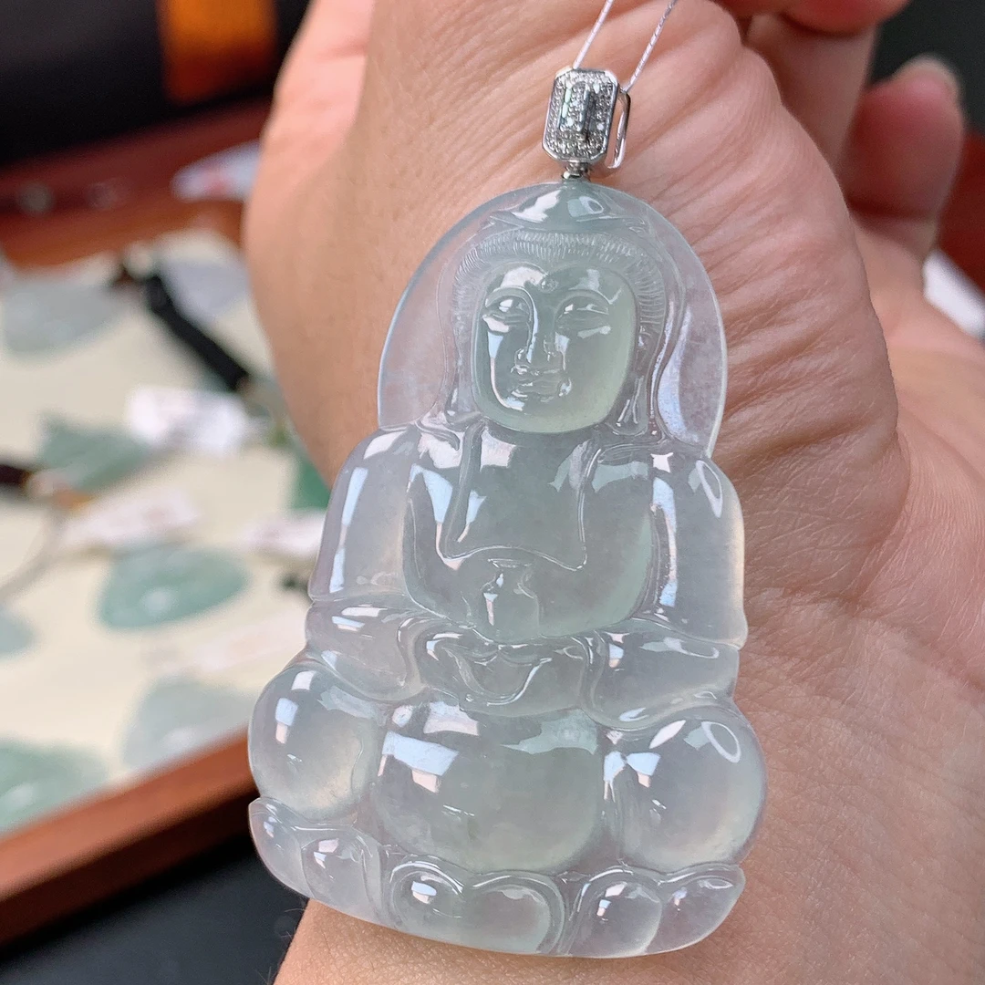 缅甸天然A货翡翠冰种观音吊坠54×37.1×5.4mm