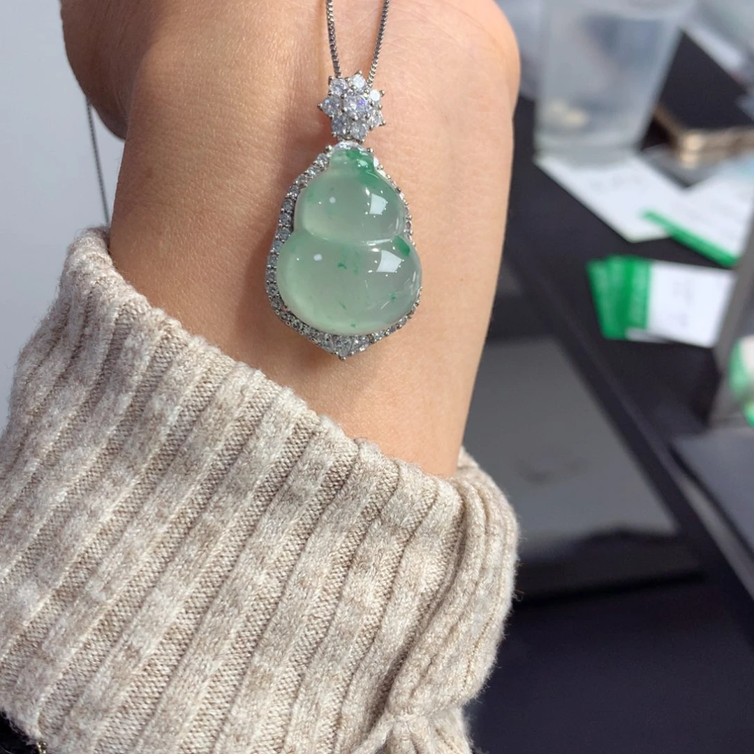 颈饰银S925镶嵌石英质玉（非洲翠）